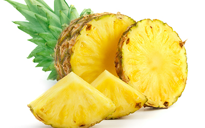 pineapple with slices